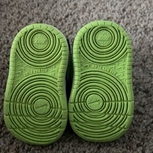 Nike Court Borough Mid 2, size 2C